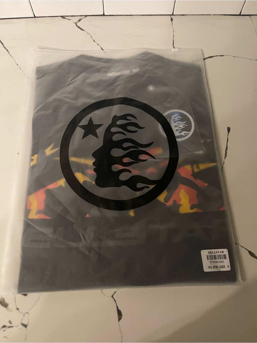 Mens Graphic Design Tee Size S. - Picture 3 of 6